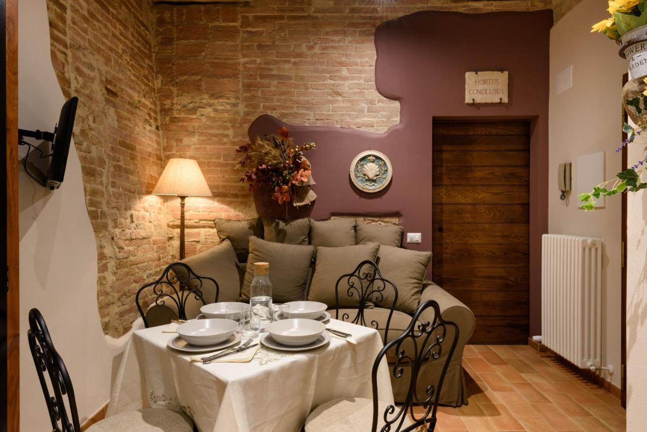 Hortus Conclusus + Free Parking Apartment Сиена Екстериор снимка